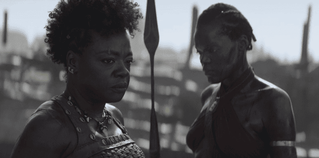 Crítica La mujer rey Viola Davis está a un nivel sobresaliente.
