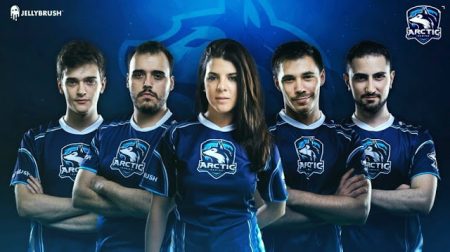 MUJERES EN LOS E-SPORTS MUJERES EN LOS E-SPORTS