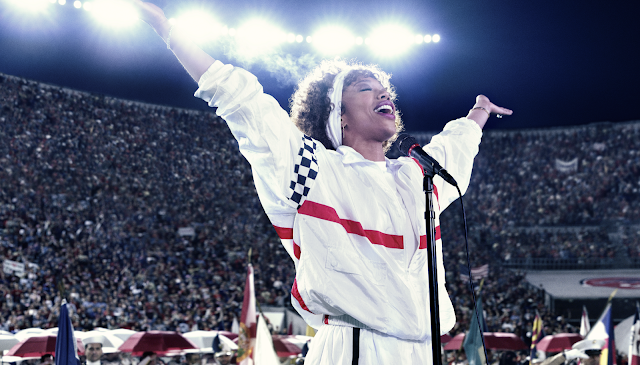 Crítica I wanna dance with somebody Las recreaciones son impresionantes, como esta de la Super Bowl.