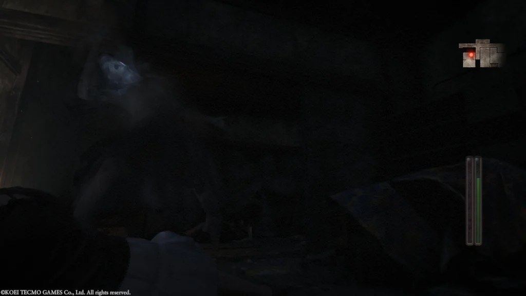 Fatal Frame II Remake - ataque desde el suelo - nueva mecánica fatal-frame-2-crimson-butterfly-remake-ataque desde el suelo