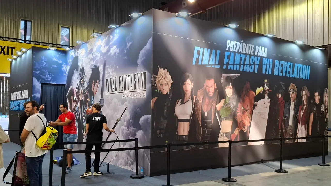 Avance Final Fantasy 7 Revelation en Comic-Con Málaga 2026: El inolvidable viaje de Naoki Hamaguchi hacia el final 10 El stand de Final Fantasy fue de los mas populares